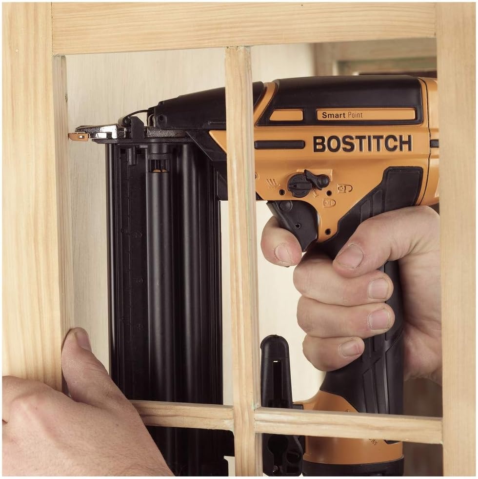 image:imageBOSTITCH Brad Nailer Kit 18GA Smart Point Pneumatic BTFP122332 18 Oil Free Smart Point Brad Nailer