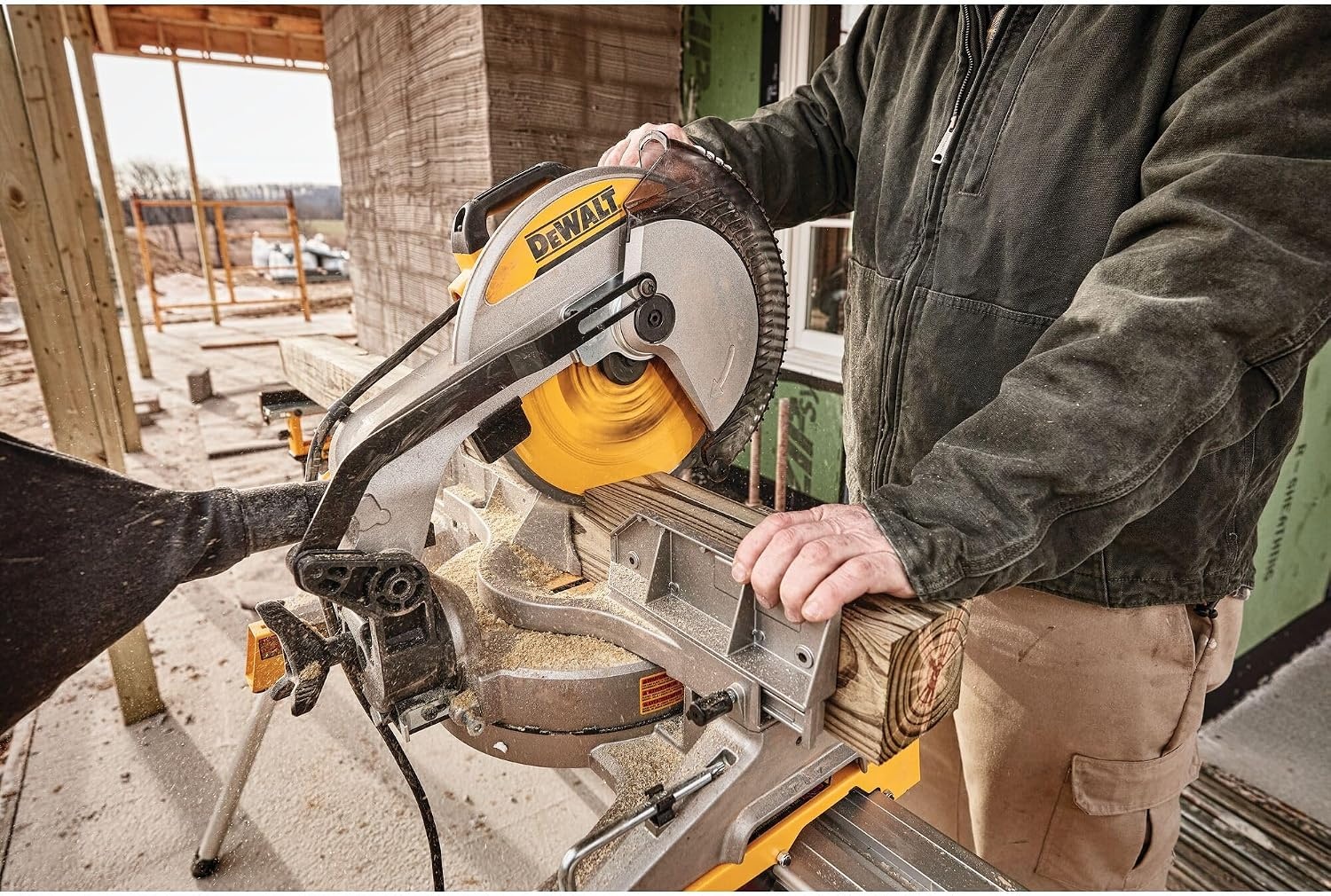 image:imageDEWALT 12Inch Miter Saw 15Amp Single Bevel Compound DWS715