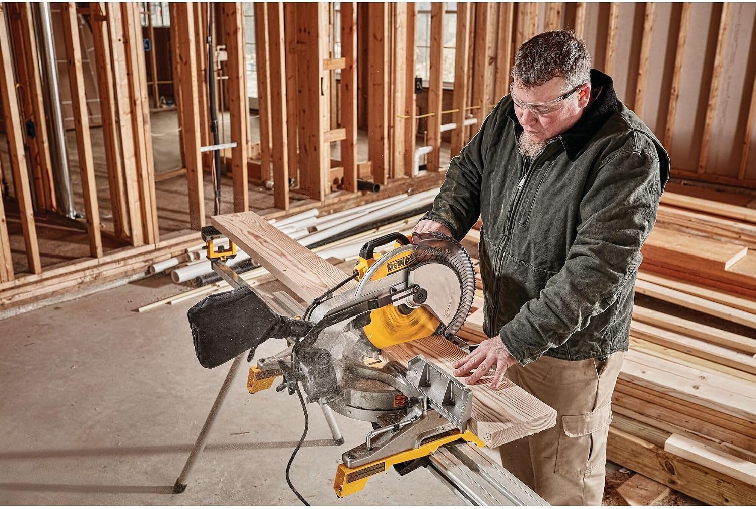 image:imageDEWALT 12Inch Miter Saw 15Amp Single Bevel Compound DWS715