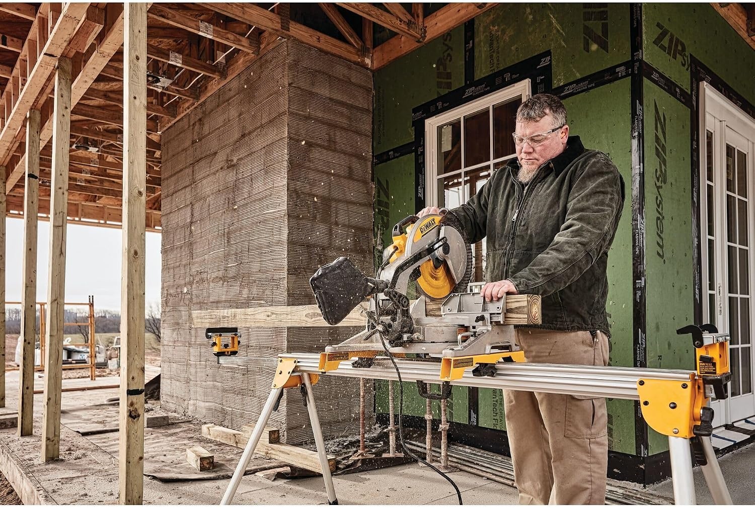image:imageDEWALT 12Inch Miter Saw 15Amp Single Bevel Compound DWS715