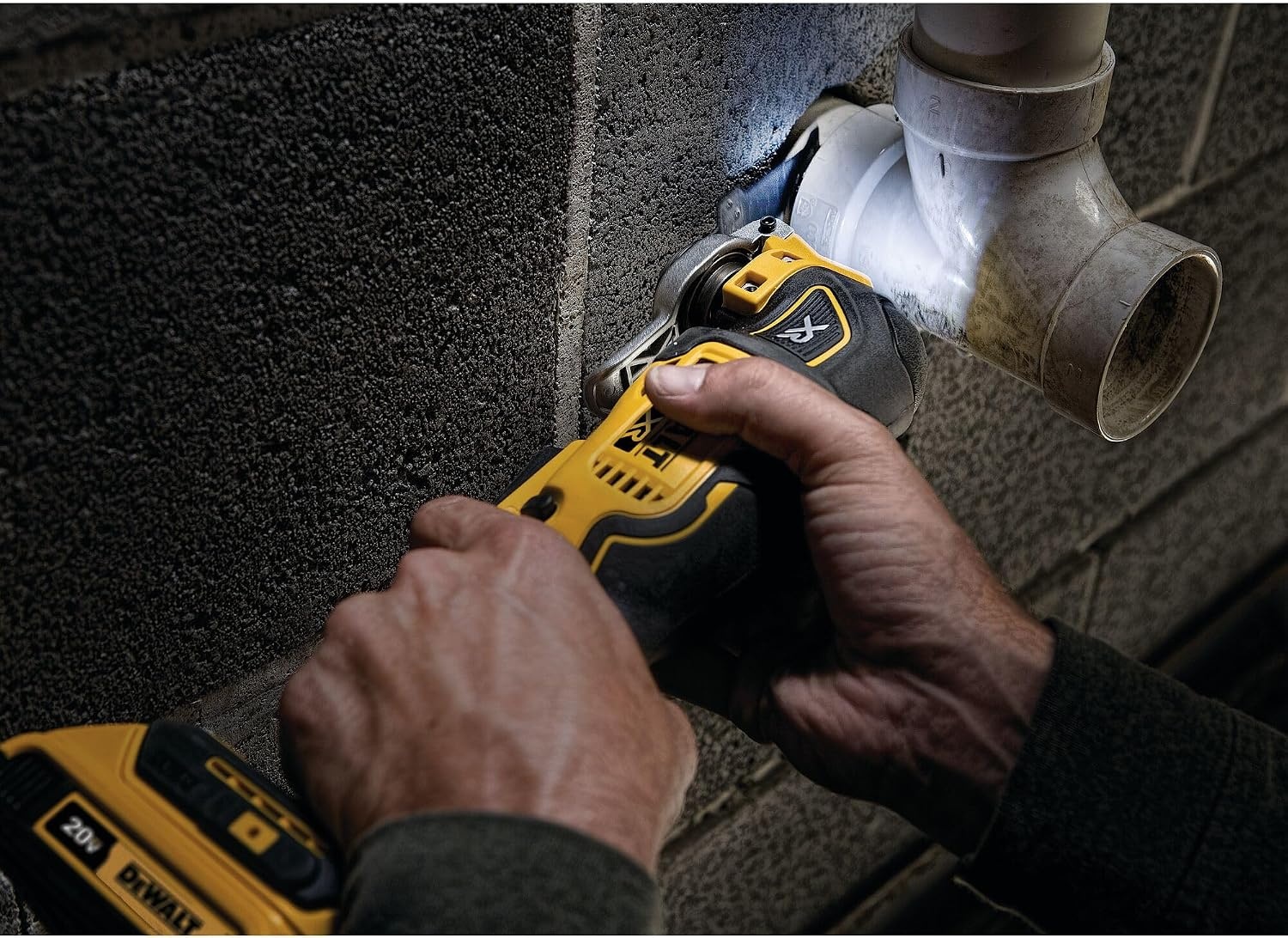 image:imageDEWALT 20V Oscillating Tool Cordless Wood Blades Sandpaper Tool Bag Battery and Charger Included DCS356SD1One Size