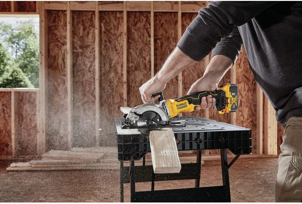 image:imageDEWALT ATOMIC 20V MAX Circular Saw Kit 412Inch DCS571P1