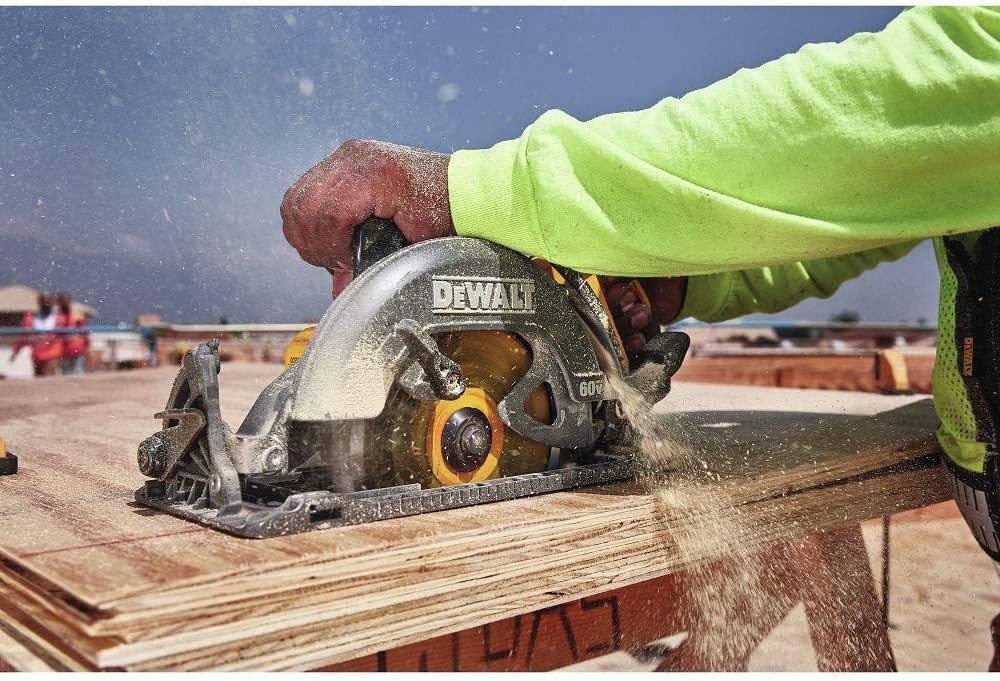 image:imageDEWALT FLEXVOLT 60V MAX Circular Saw Kit 714Inch Worm Style 90Ah Battery DCS577X1