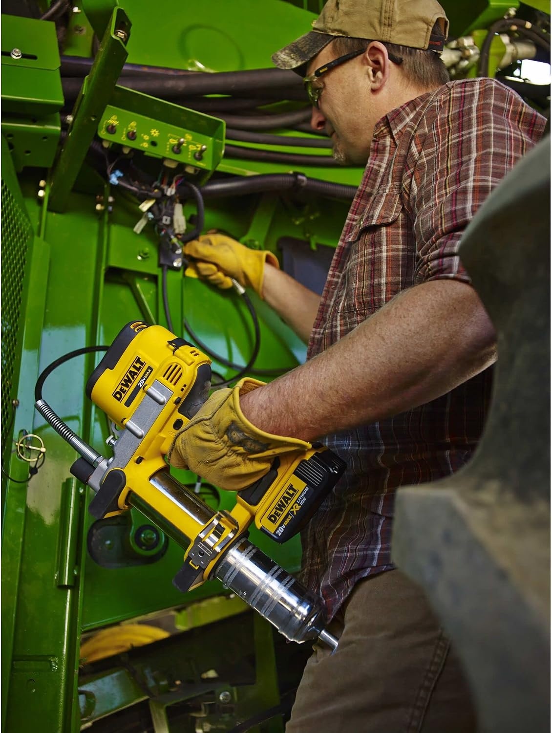 image:imageDEWALT Grease Gun Kit 20V MAX with 40Ah Battery and Charger Cordless Grease Gun LED Light 42 Hose 10000 PSI Variable Speed Triggers DCGG571M1Grease Gun 20V Battery 40 Ah