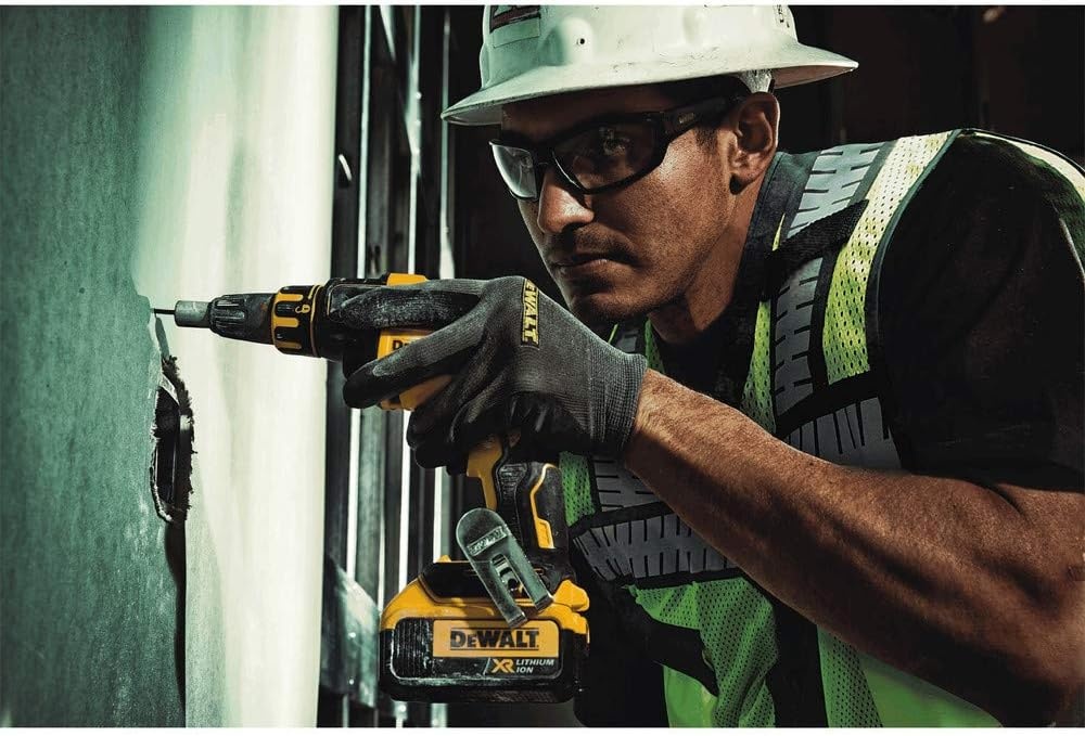 image:imageDEWALT DSV521M Class 2 Heavy Duty Surveyor Vest Medium