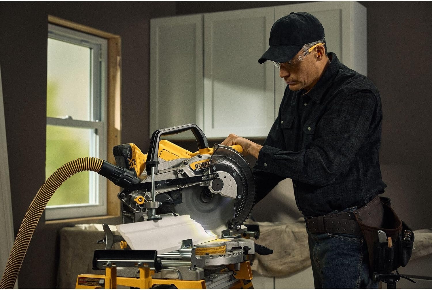 image:imageDEWALT 20V MAX 714Inch Miter Saw Cordless DCS361M120V 10IN Miter Saw