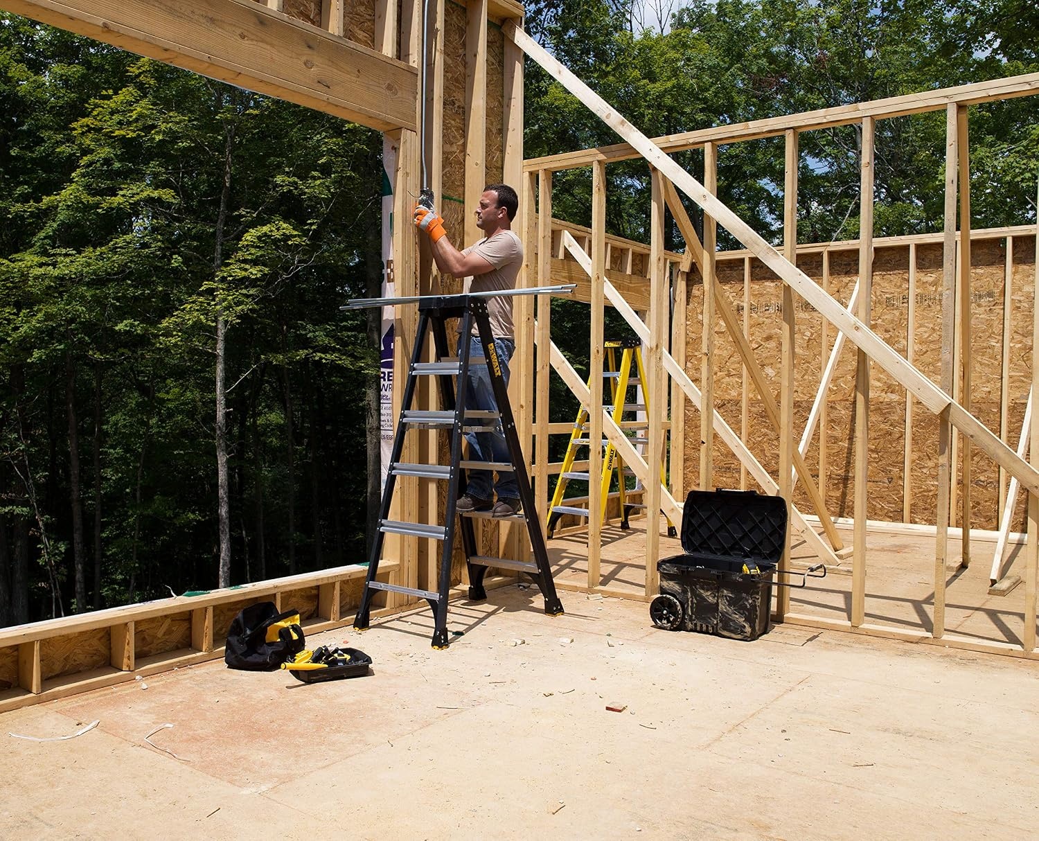 image:imageDeWalt Type IA 300lb Rated FG Stepladder 6 DXL3010066 feet